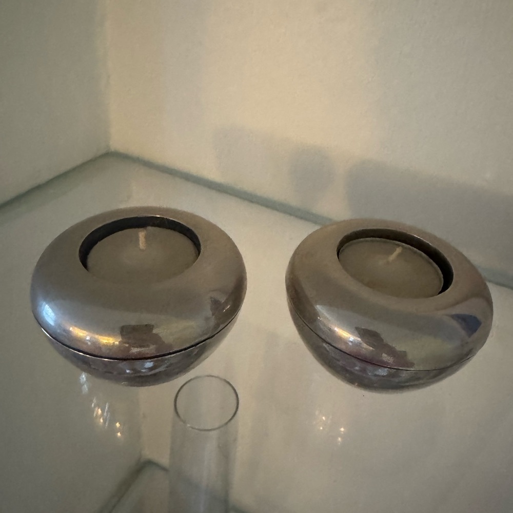 Elegant Silver tea light candle holders